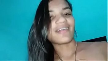 novinha metendo, morena puta e gostosa exibindo a buceta para quem quiser comer