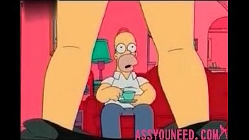 simpsons hentai homer fazendo sexo a três em cima do sofá