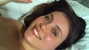 mulher melancia fazendo sexo com um macho sortudo na cama